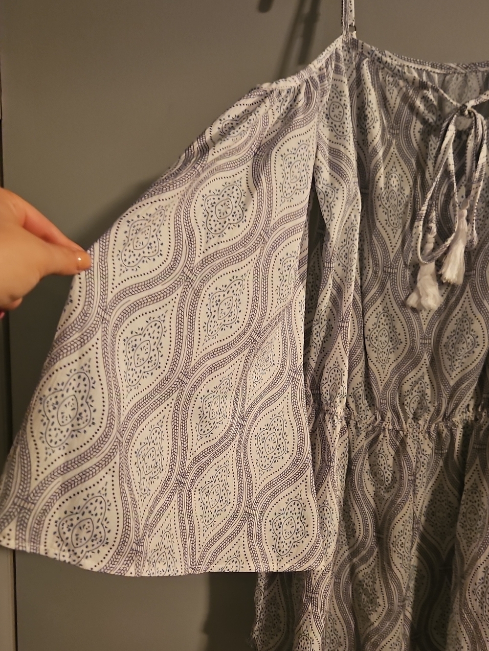 Boho, Patterned Cold-Shoulder Romper - Picture 4 of 6
